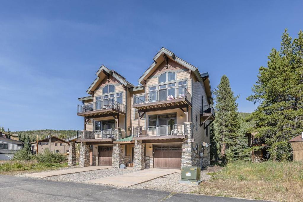 Slopeside Luxury Villa: Ski Views & Activity Perks Winter Park Exterior photo